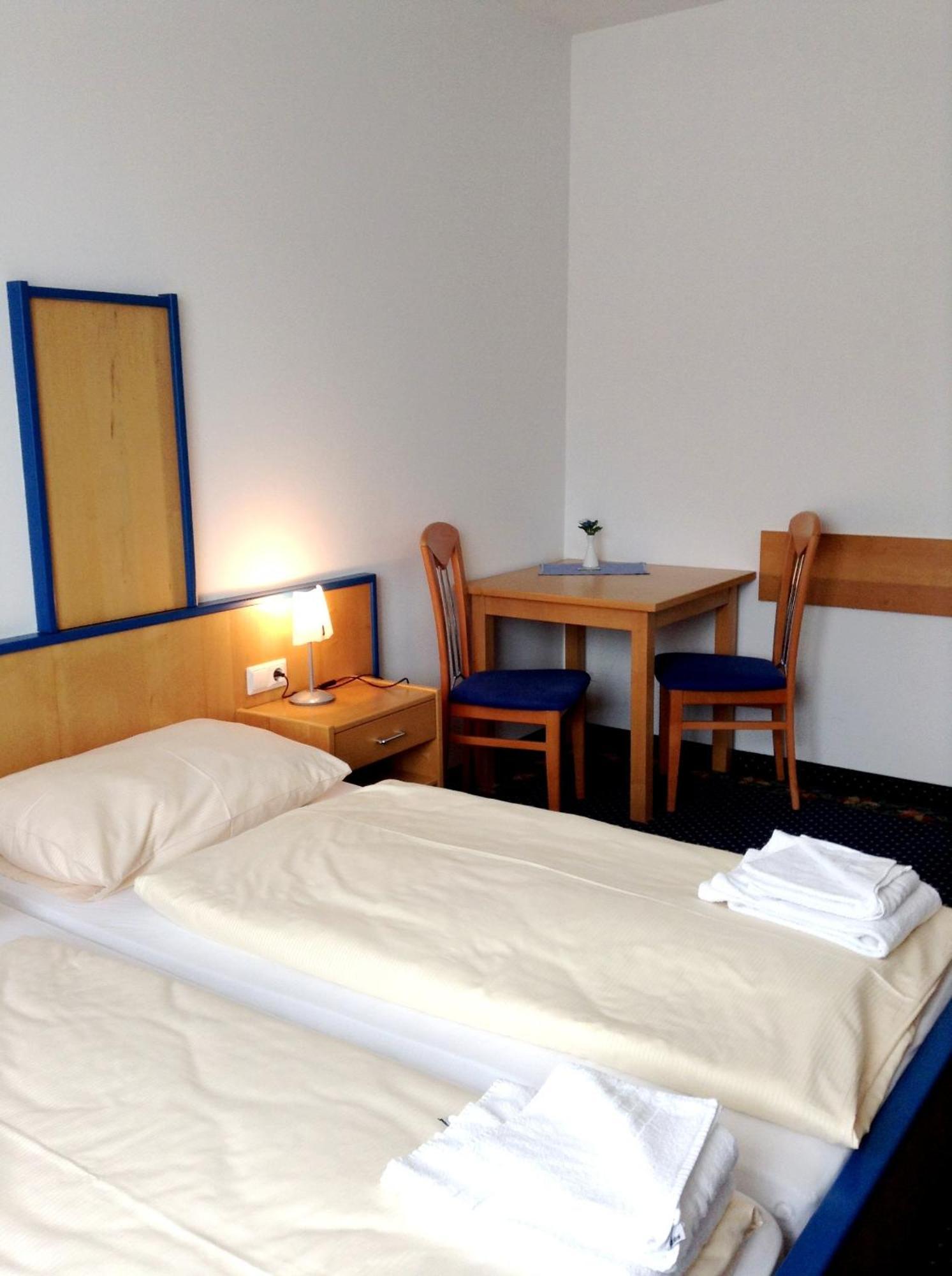 Hotel Thalinger Hof Kronstorf Esterno foto