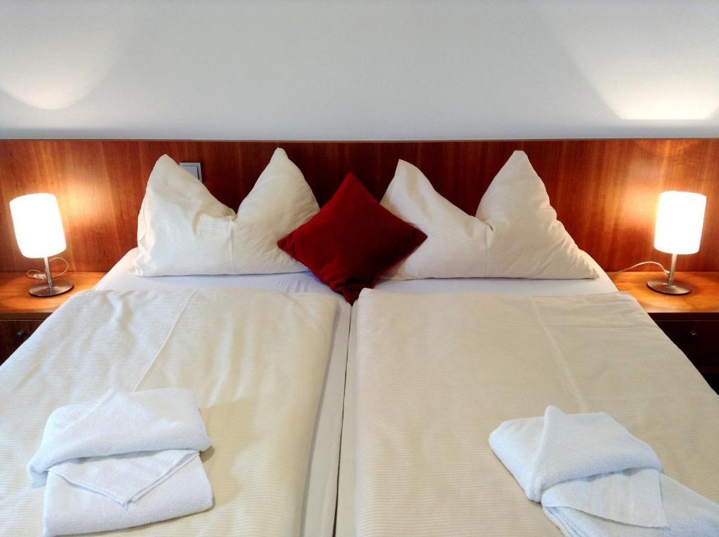 Hotel Thalinger Hof Kronstorf Esterno foto