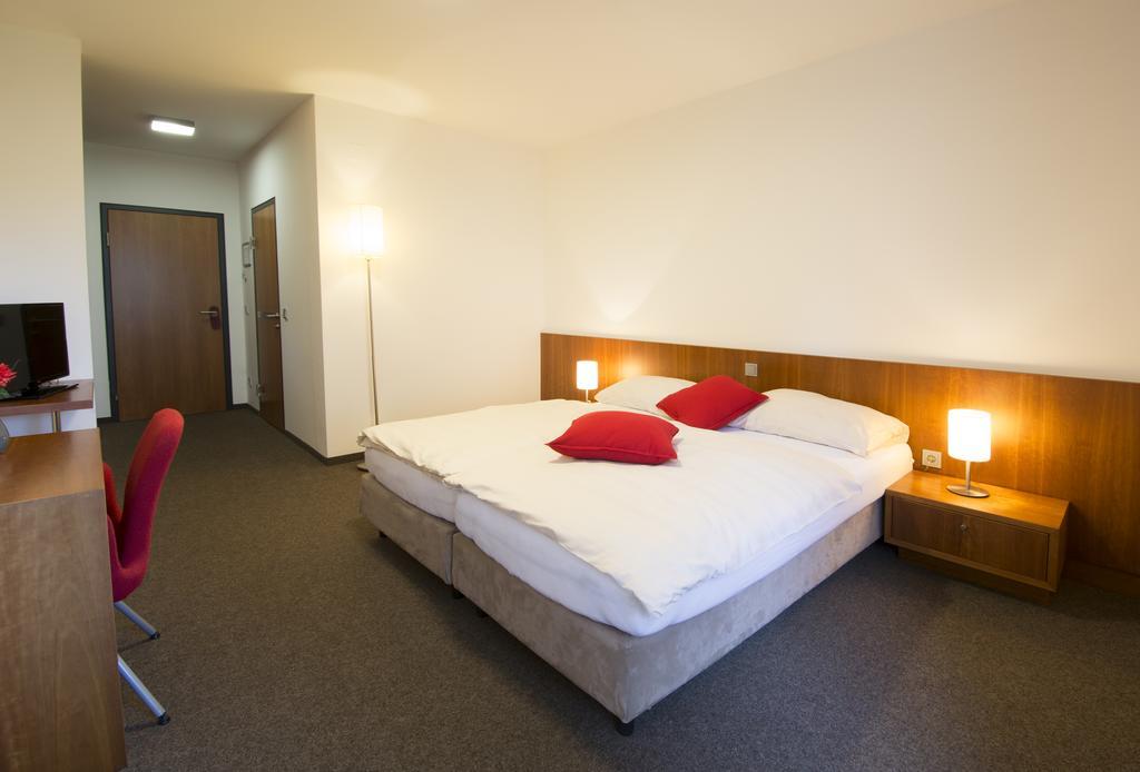 Hotel Thalinger Hof Kronstorf Esterno foto